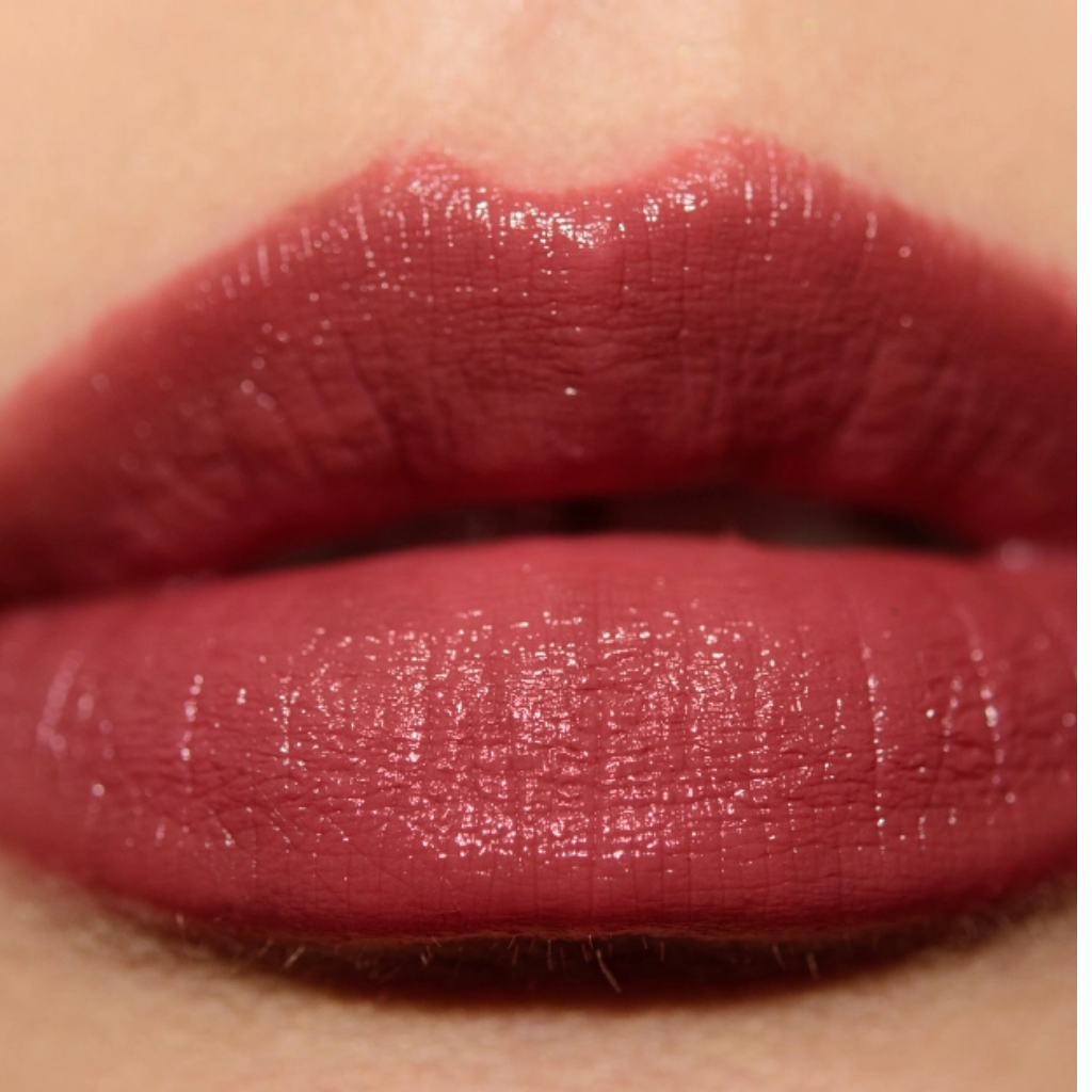 MAC LOVE ME LIPSTICK - UNDER THE COVERS - 405